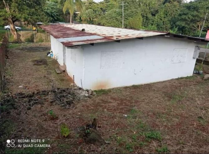 Se vende casa aun costado en la feria de la chorrera