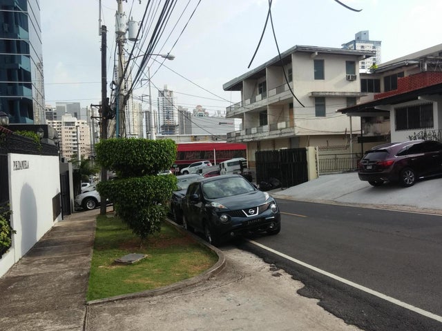 Venta de terreno en San Francisco.